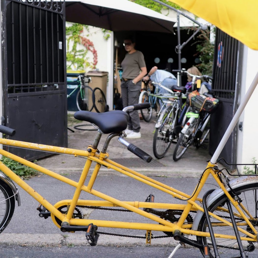 Le vélo jaune - Atelier d'auto-réparation gratuit de l'asso MDB Neuilly-Plaisance à vélo 2